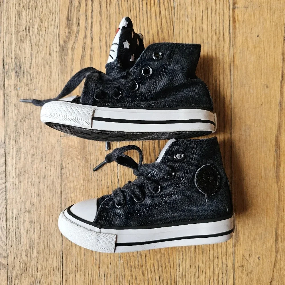 Converse adorable hello